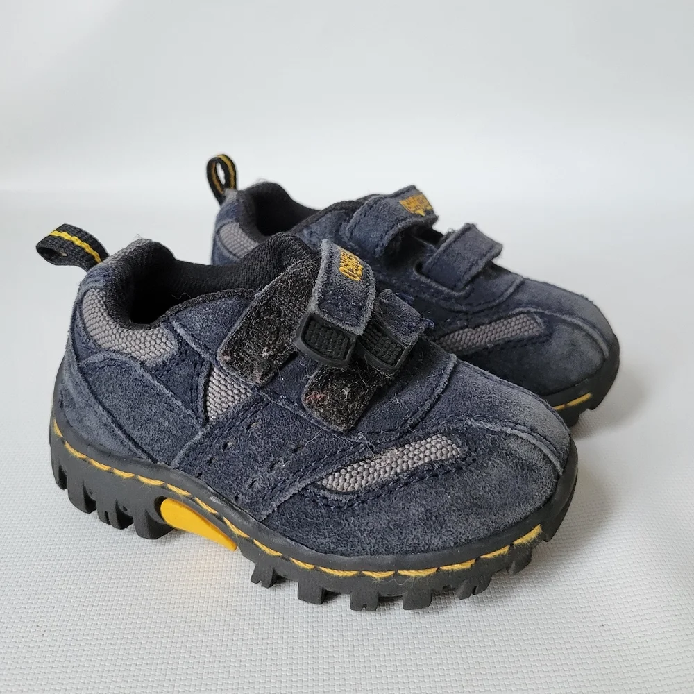 OshKosh Bgosh Suede Leather Baby Boy Sneakers Sz 4